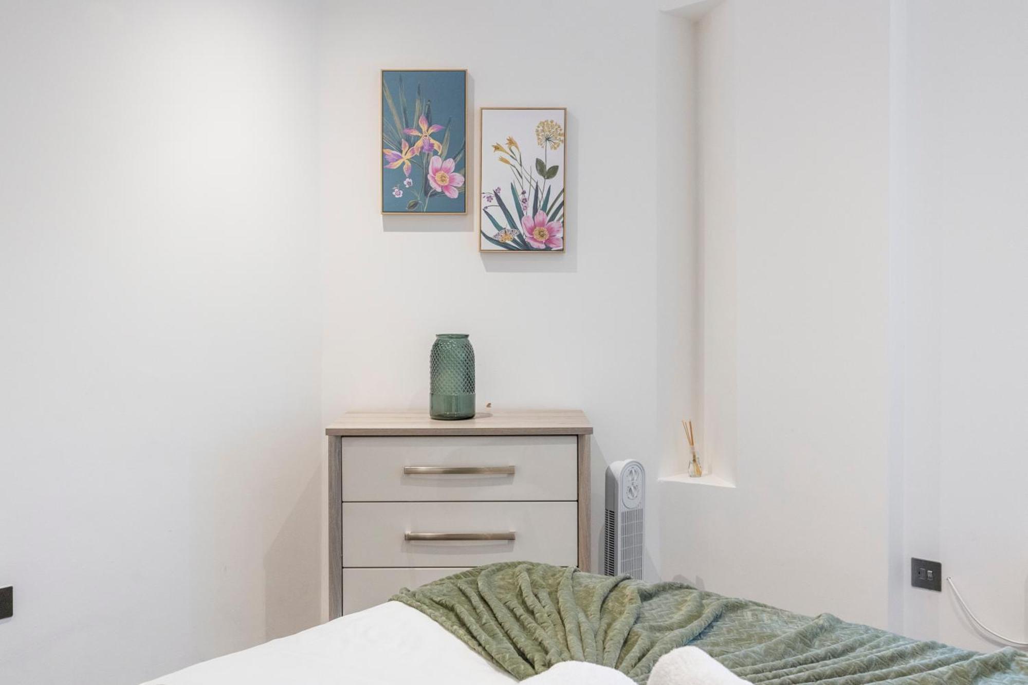 Bright And Spacious Apartment - Excellent Location Лондон Екстериор снимка