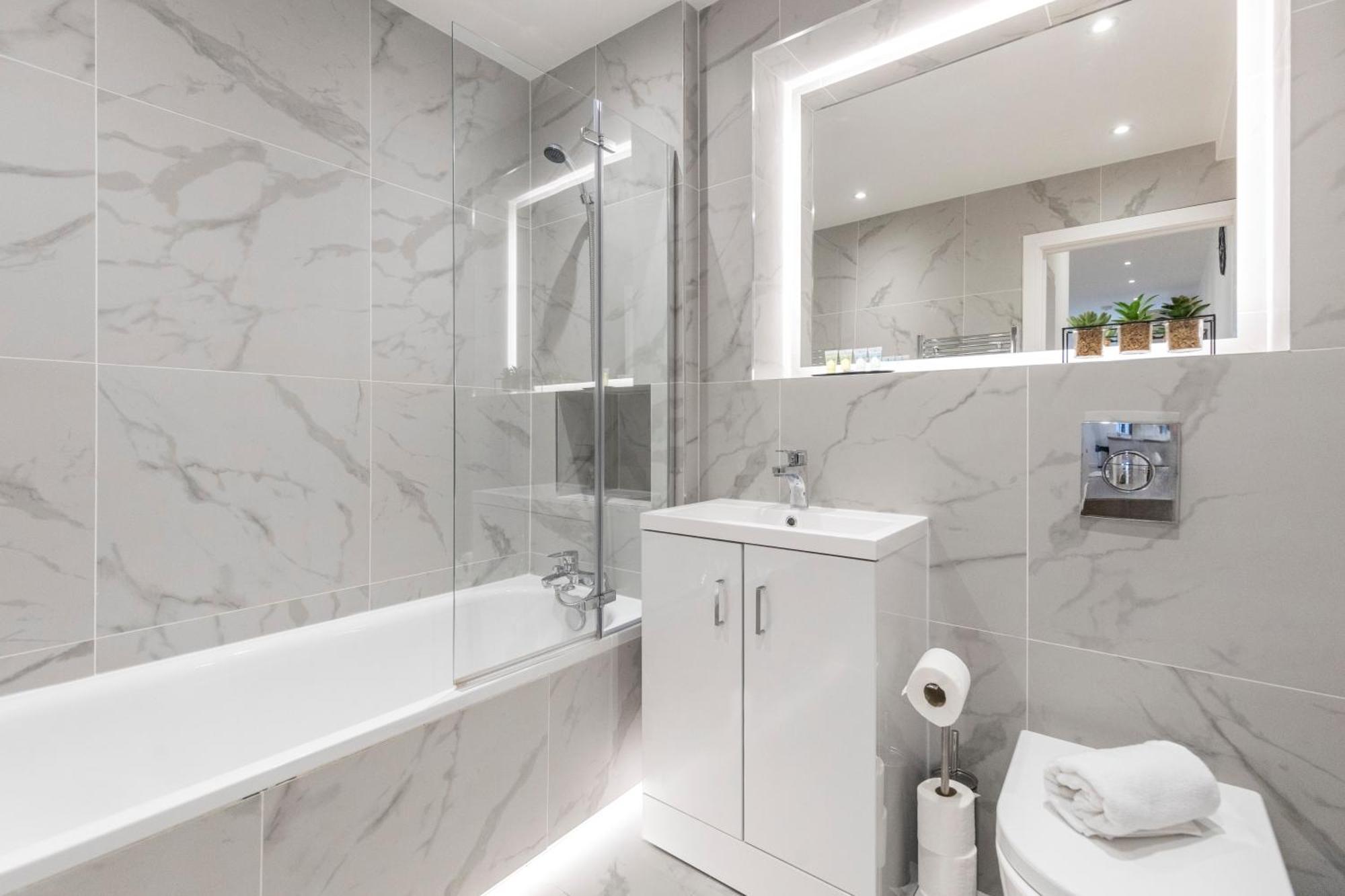 Bright And Spacious Apartment - Excellent Location Лондон Екстериор снимка